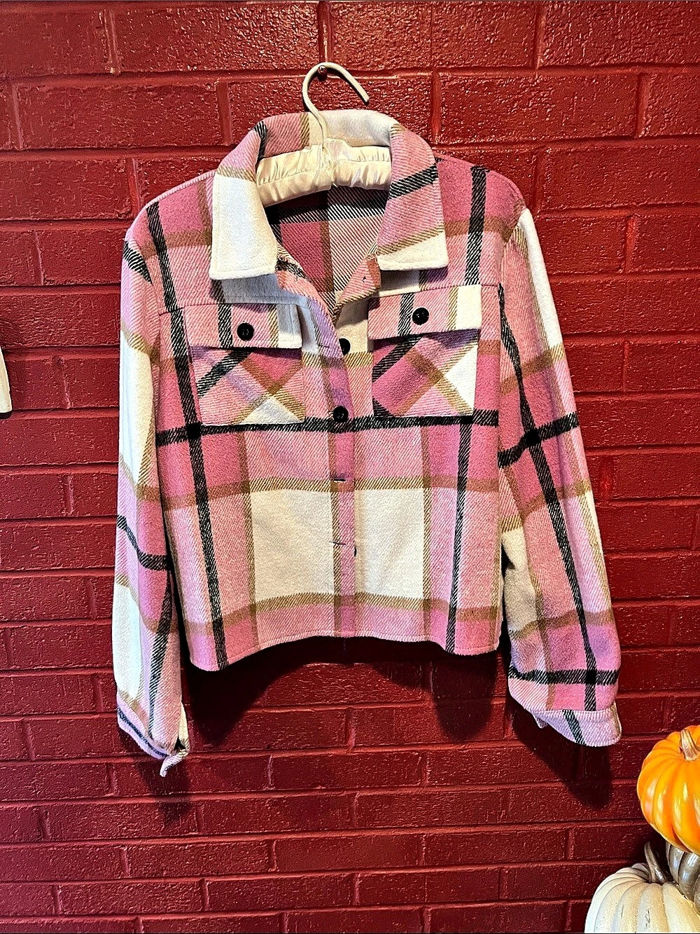 zeagoo Women's Flannel Cropped Shacket Jacket Plaid Jacket in Pink &.